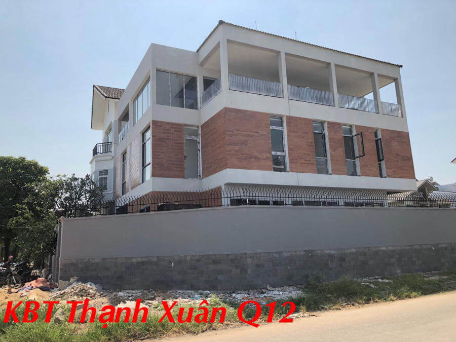 Thi công màn cửa KBT Thạnh Xuân Quận 12